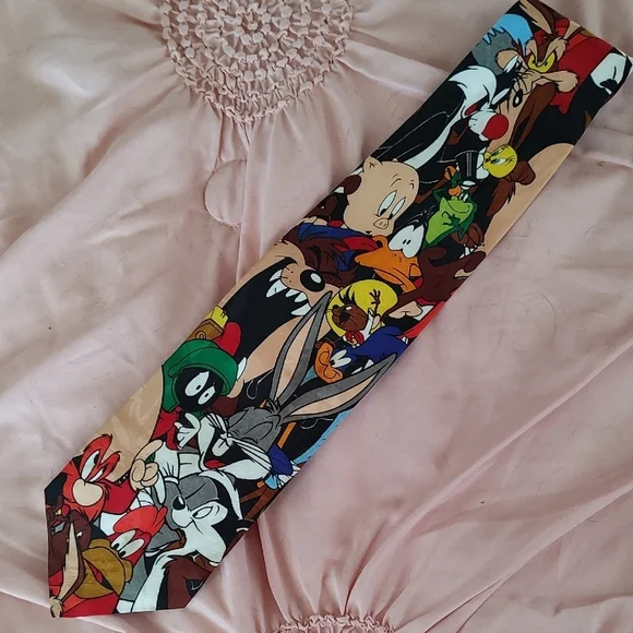 Looney Tunes Mania Vintage Silk Tie with ALL Characters 4" Circa 1996 RARE FIND - Picture 3 of 6